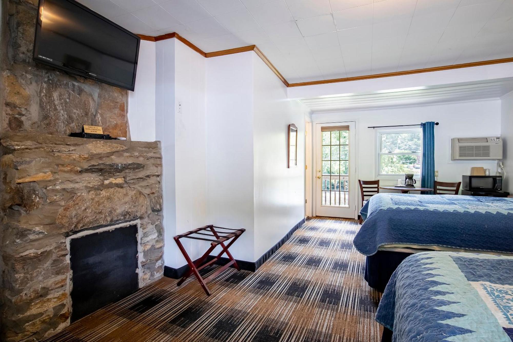 Lloyd'S On The River Country Inn By Oyo Bryson City Dış mekan fotoğraf