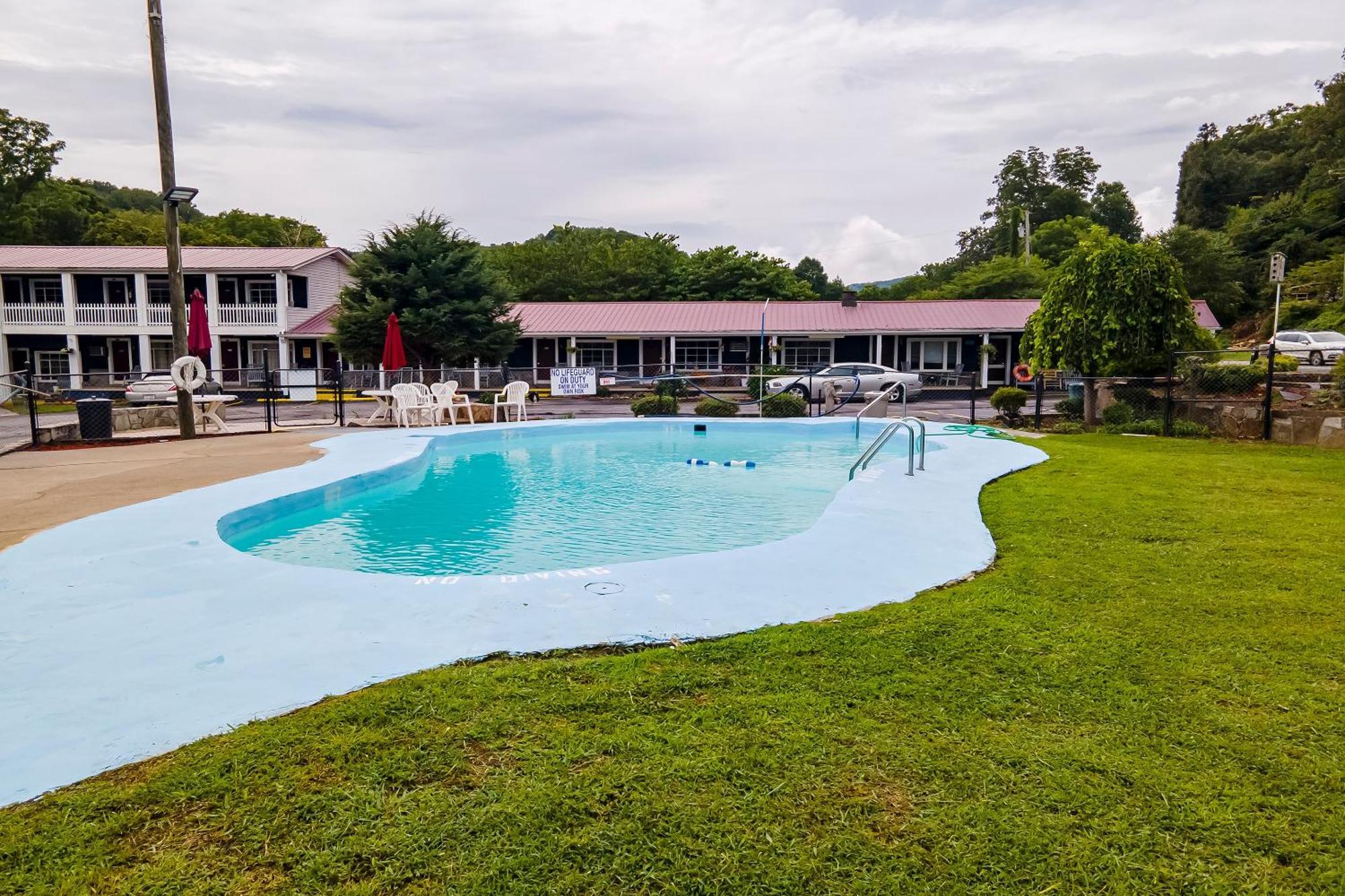 Lloyd'S On The River Country Inn By Oyo Bryson City Dış mekan fotoğraf